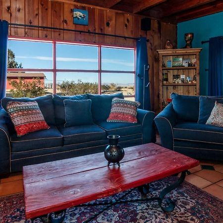 Chuck'S Cabin In A Joshua Tree Community Twentynine Palms Eksteriør bilde