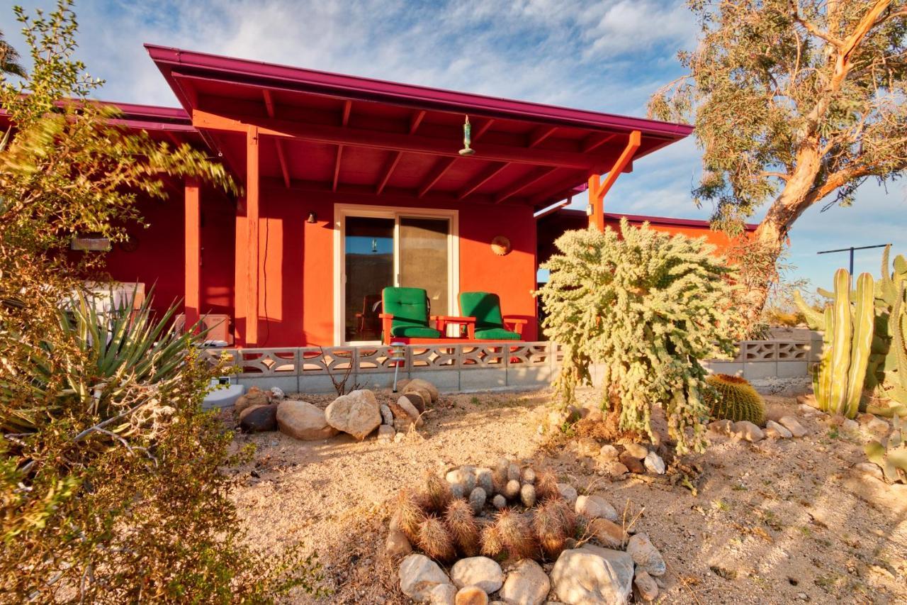 Chuck'S Cabin In A Joshua Tree Community Twentynine Palms Eksteriør bilde