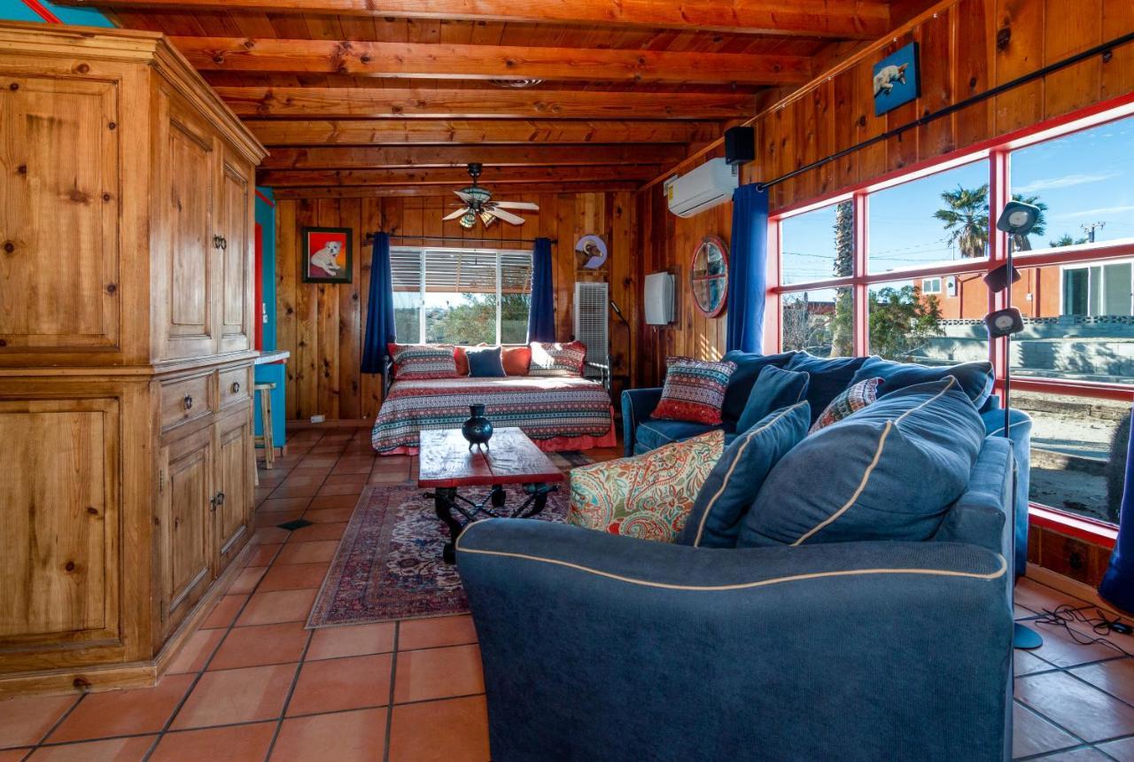 Chuck'S Cabin In A Joshua Tree Community Twentynine Palms Eksteriør bilde